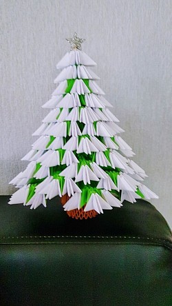 Sapin de Noël blanc,  à décoré  -  REF : 0158  -  Prix : 25,00€  -. Hauteur + ou - 25cm   - .