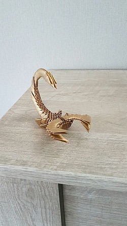 Scorpion doré  -  REF : 0095  -  Prix : 5,00€ - Hauteur : + ou - 12cm -  Longueur + ou - 20cm.